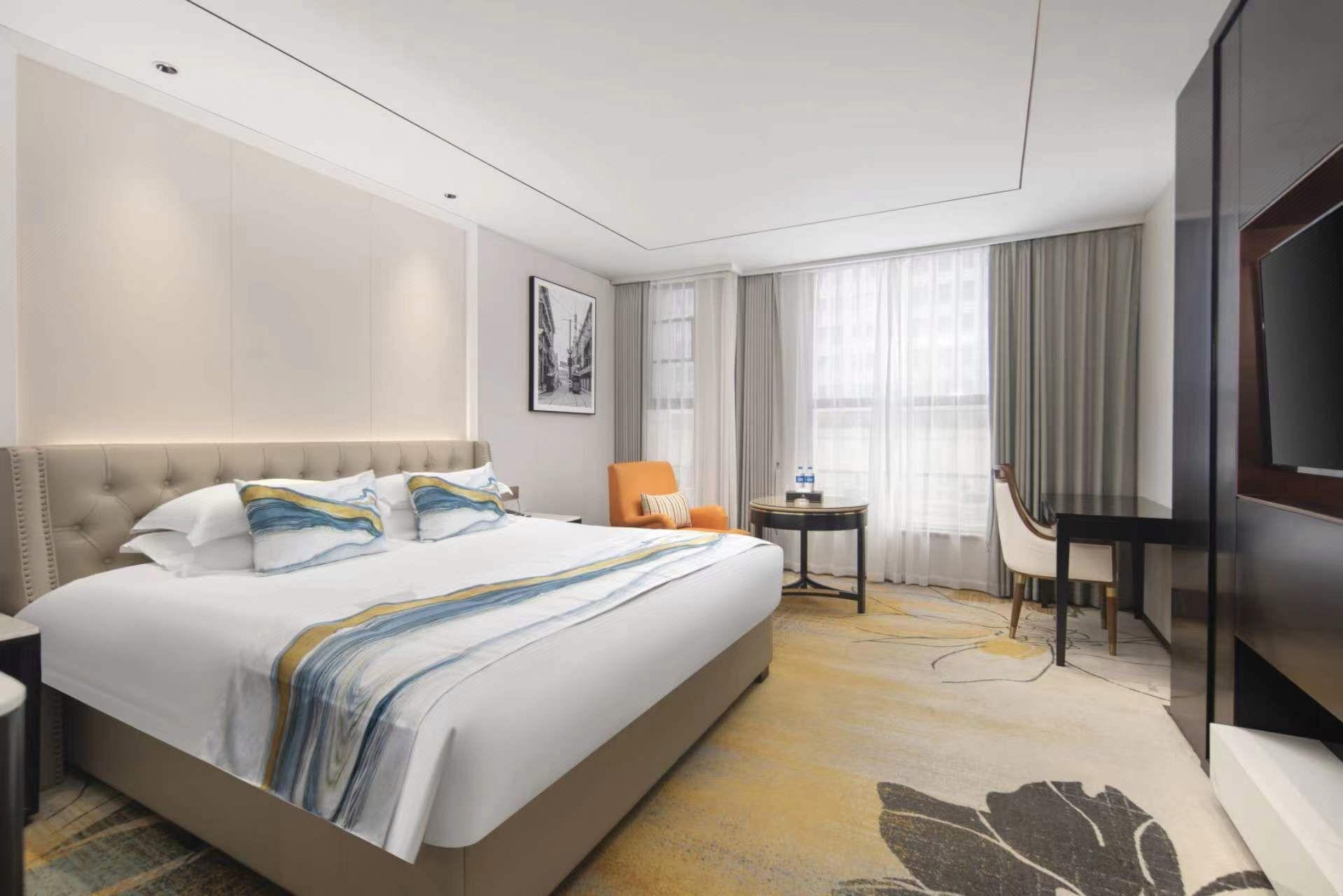 Zhenbao Holiday Hotel (Nanjing Olympic Sports Center) 10/28