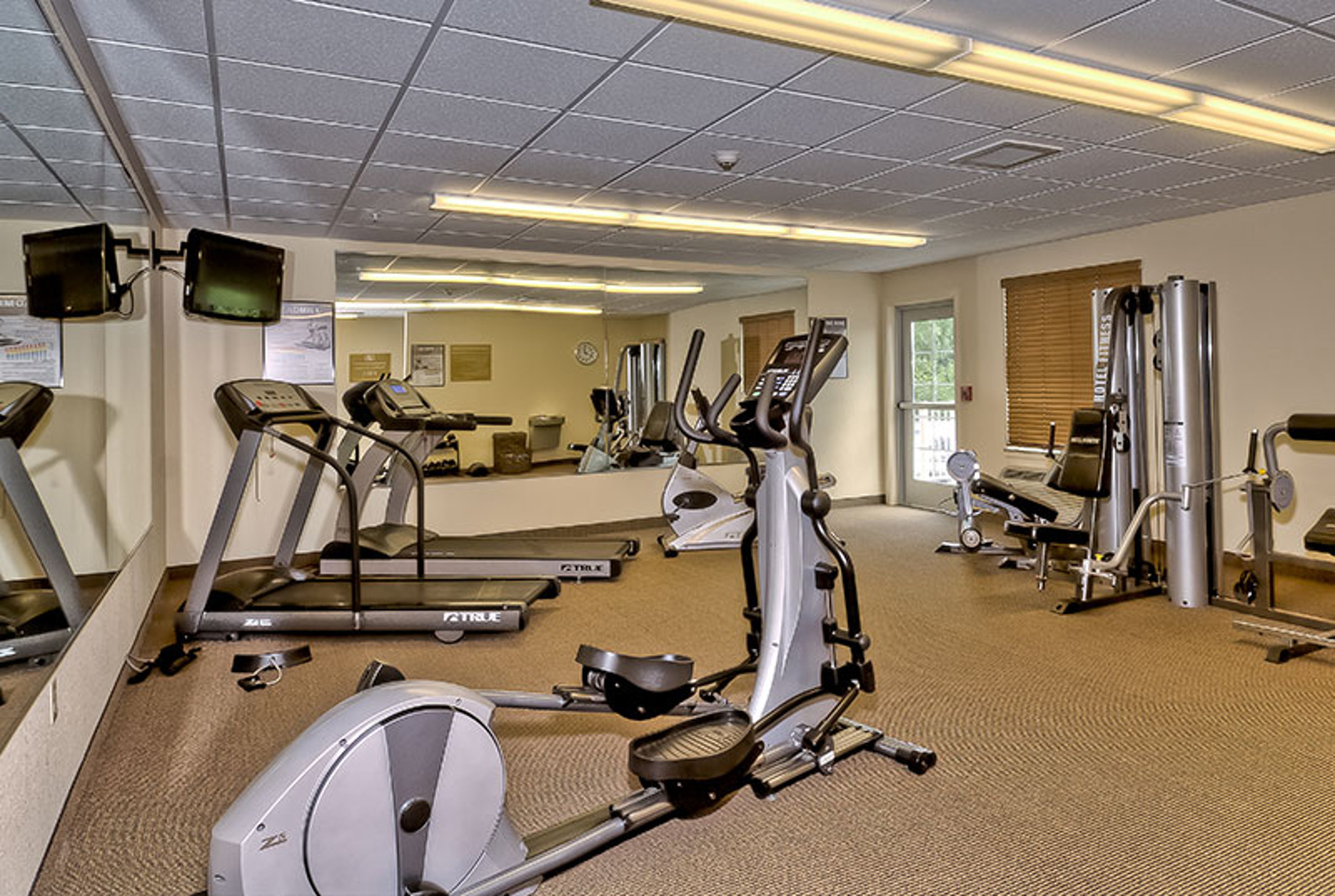 Candlewood Suites Burlington 18/33