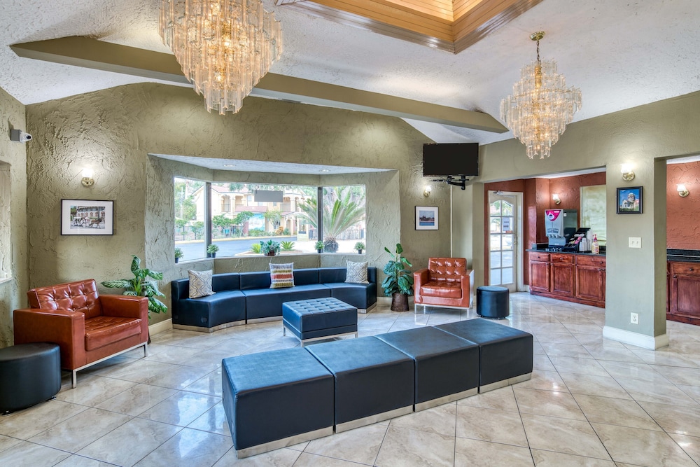 Villa 1565 (ex Howard Johnson Express Inn) 7/39