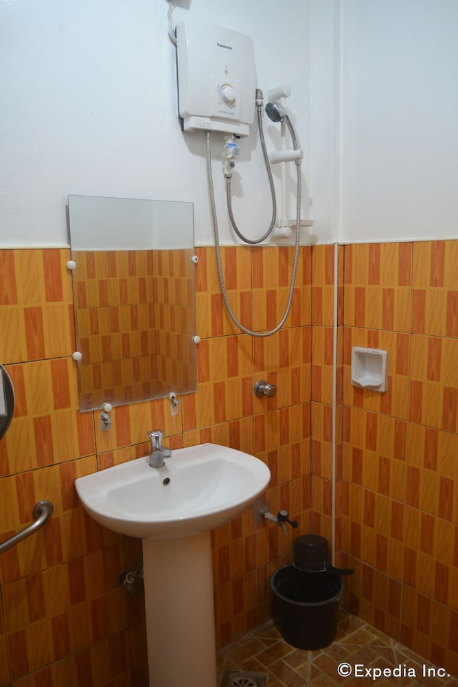 Antonio's Apartelle & Suites 63/66