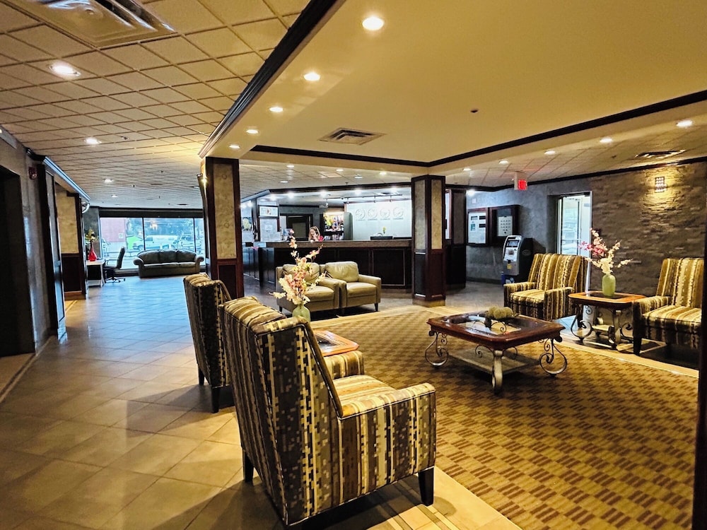 Nomad Hotel And Suites 53/67