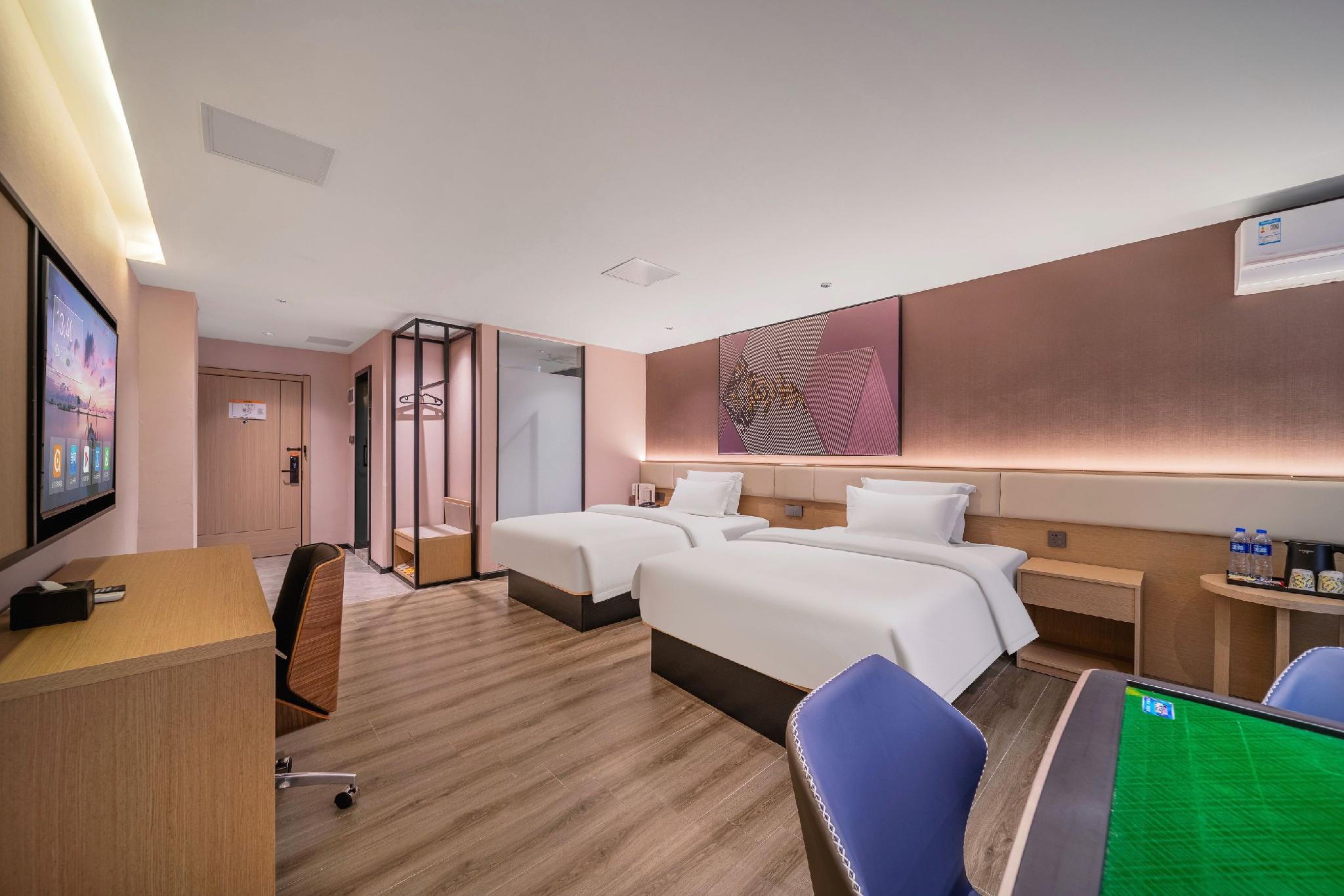 IU Hotel (Chongqing Fengdu Ghost City) 16/40