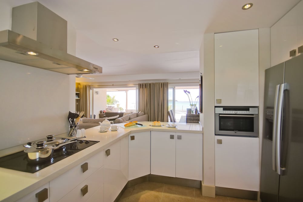 CAPE POINT SEAFRONT SUITES & PENTHOUSE BY LOV 36/51