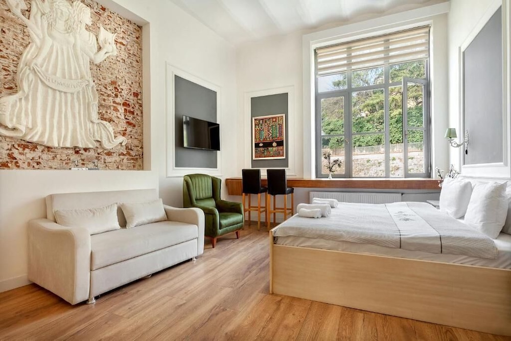 Cezayir Rooms 41/60