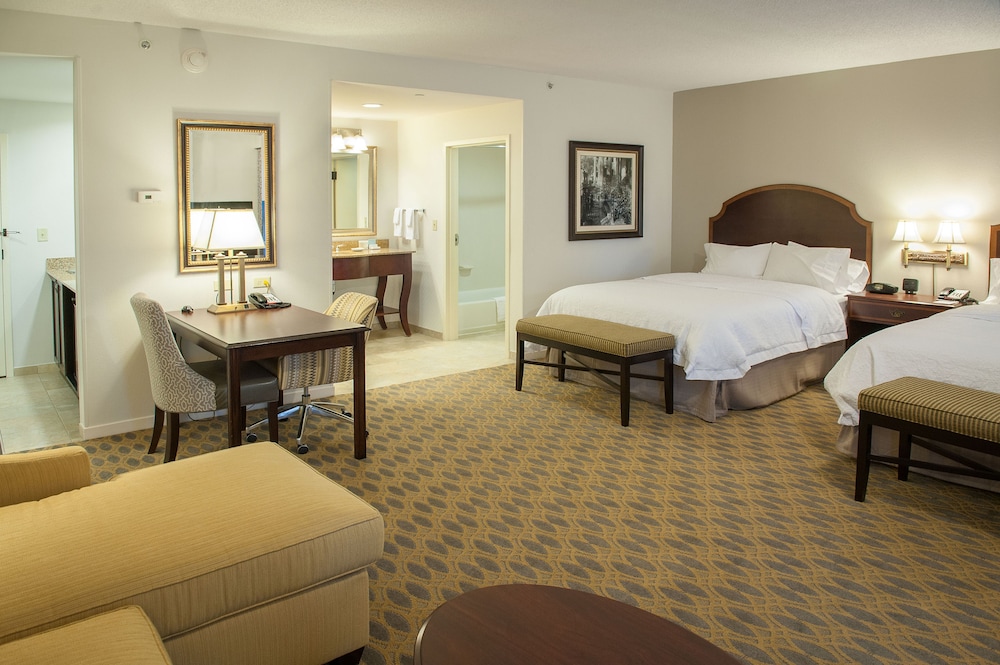 Hampton Inn & Suites Mobile- Downtown Historic District 24/56