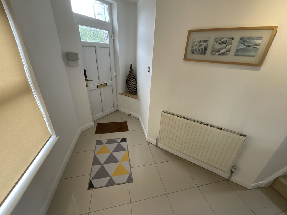 Earle House Serviced Apartments 36/50