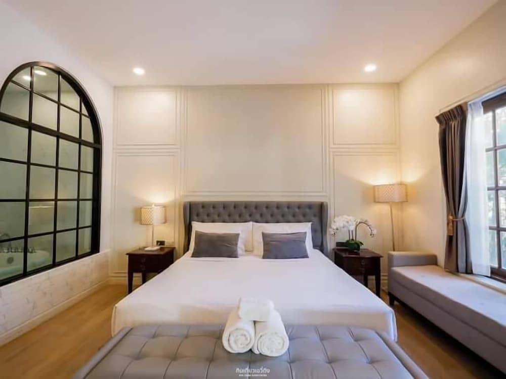 1 BEDROOM, POOL, VILLA