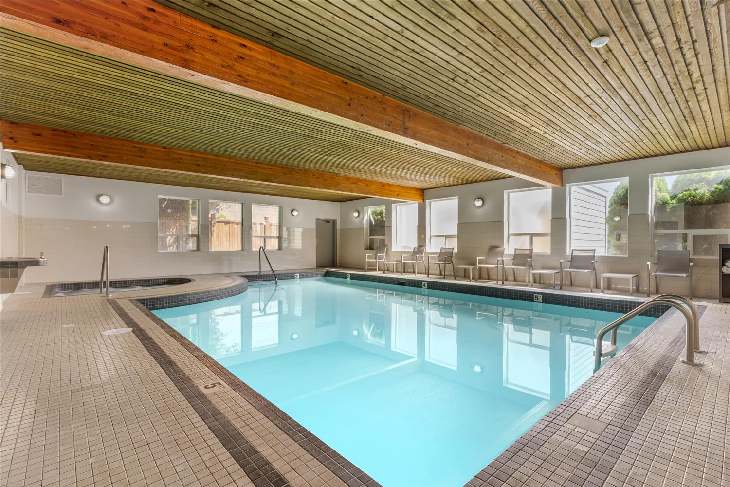 Best Western Plus Country Meadows Inn 13/28