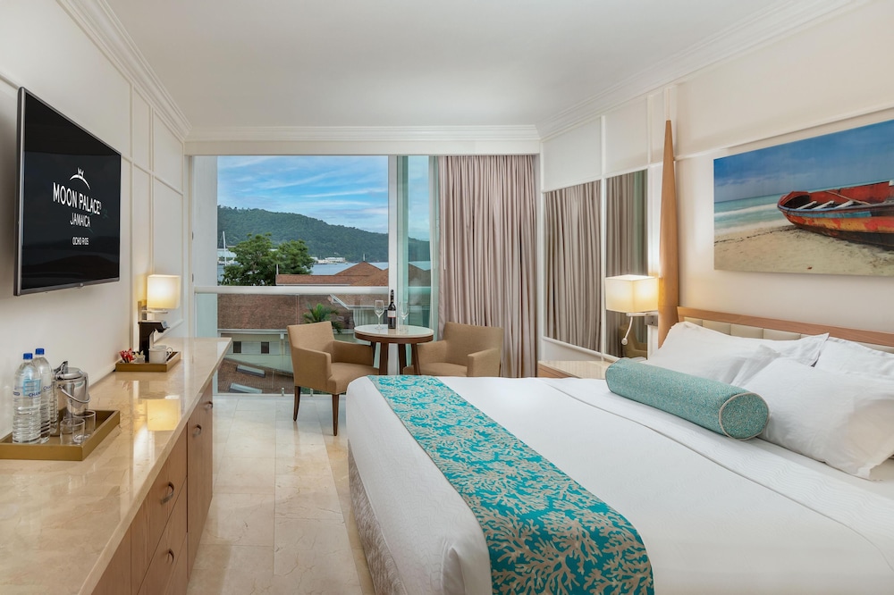 Deluxe, Resort View