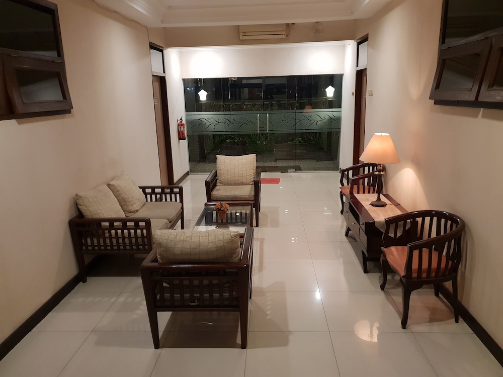 Scarlet Kebon Kawung Hotel 50/71