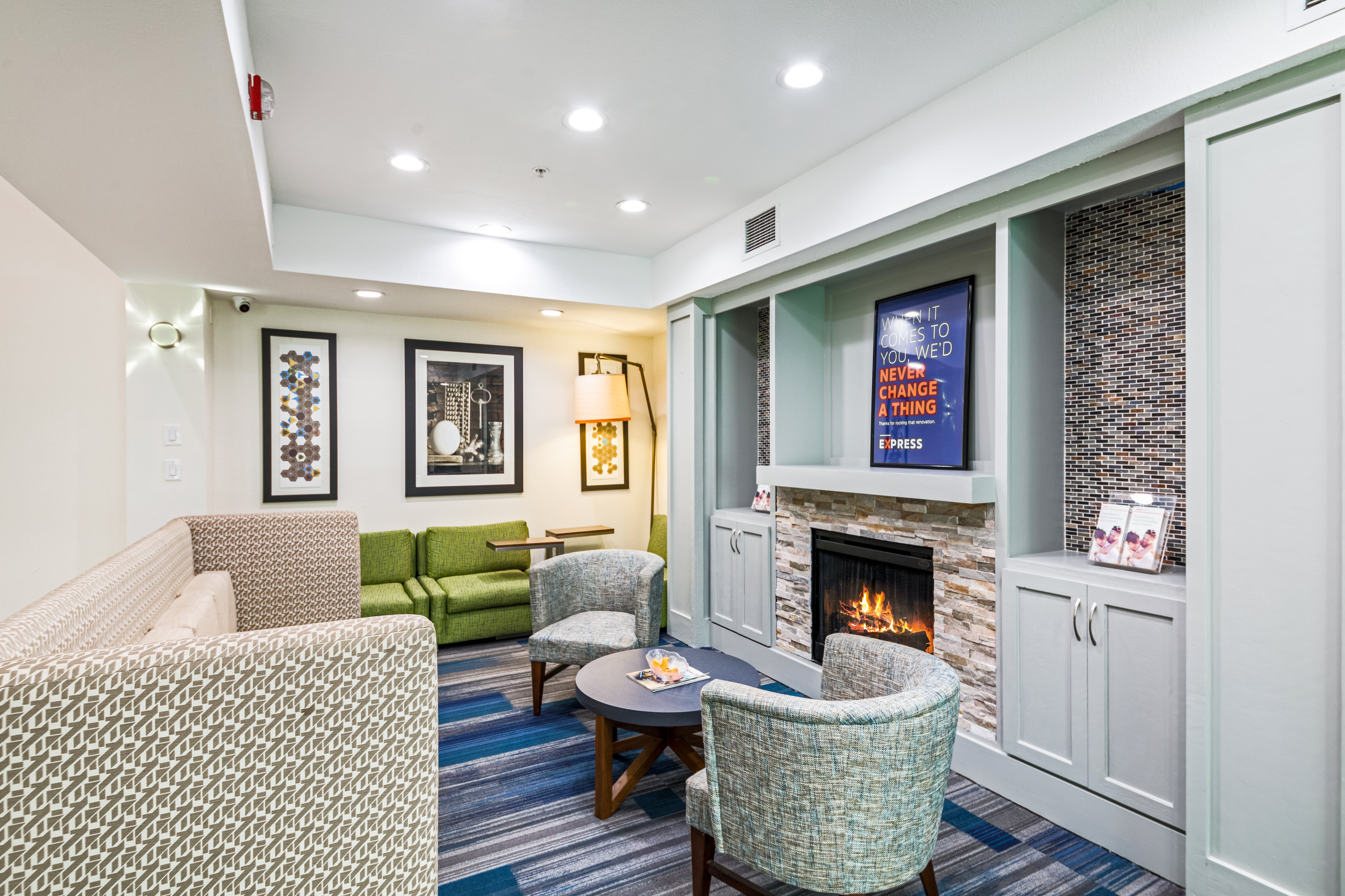 Holiday Inn Express Hotel Suites Columbus 18/24