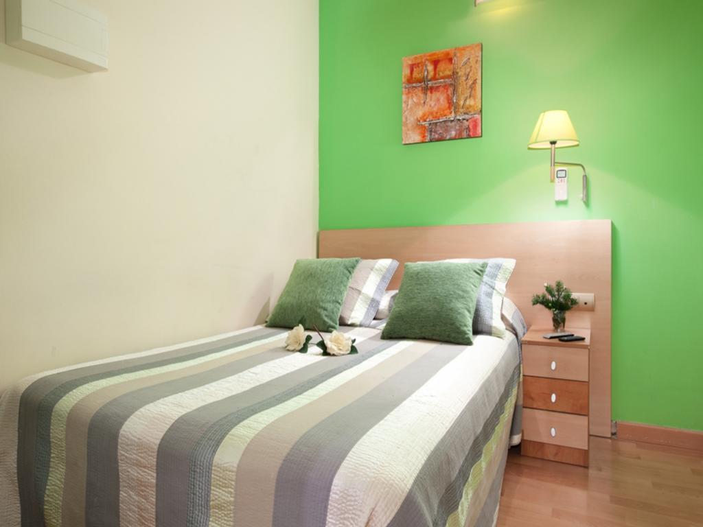 Hostal Felipe Ii 12/24