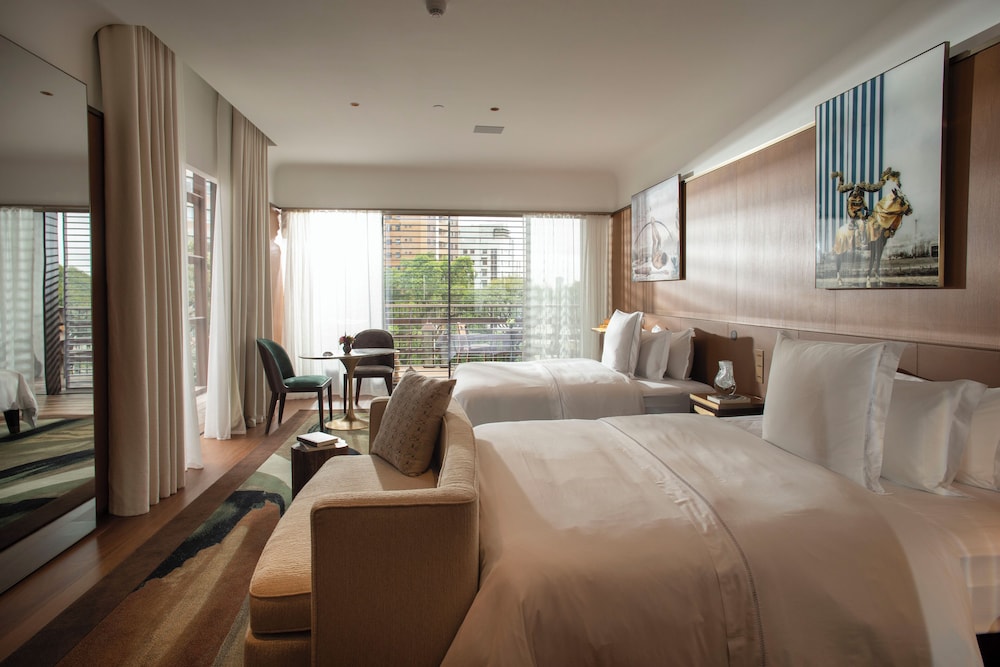 GRAND, PREMIER, 2 QUEEN BEDS
