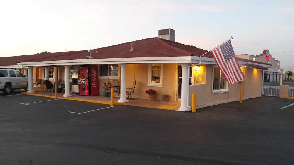 Holiday Motel Oakdale 4/66