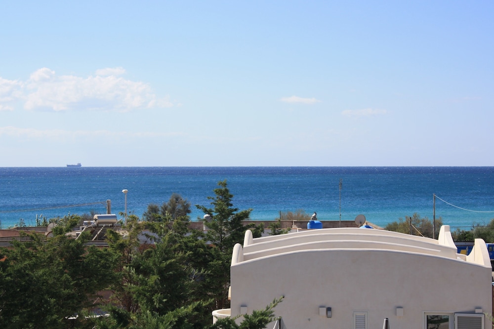 Morello Beach Hotel 38/50