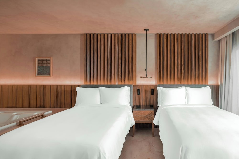 Standard, 2 Double Beds, Balcony