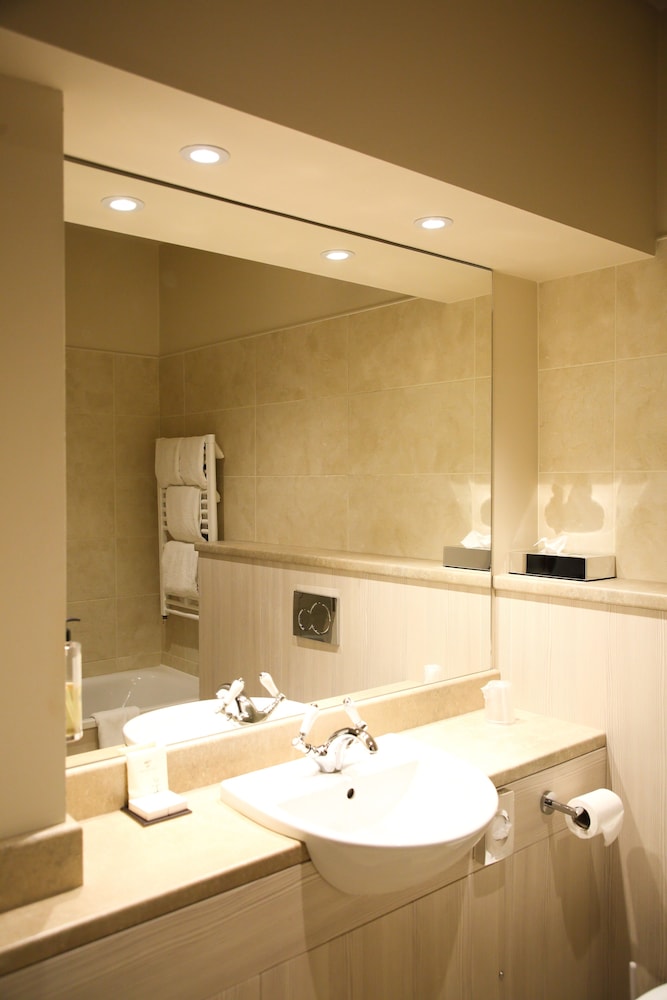 Mulroy Woods Hotel 36/36