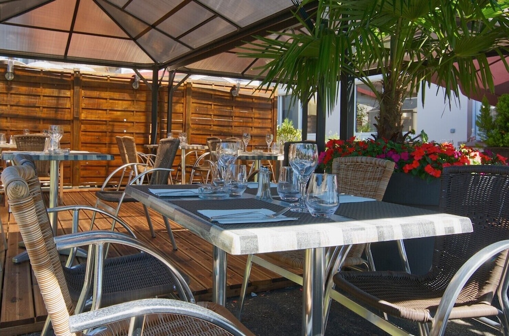 HOSTELLERIE DU CENTROTEL ET SPA 23/29