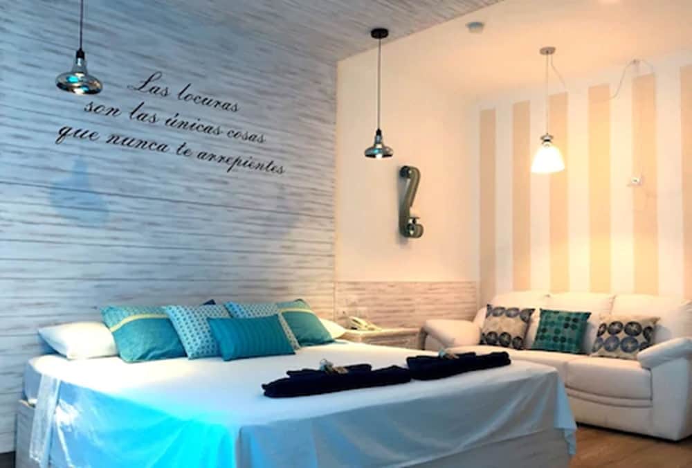 Coco Rio Hotel 25/50