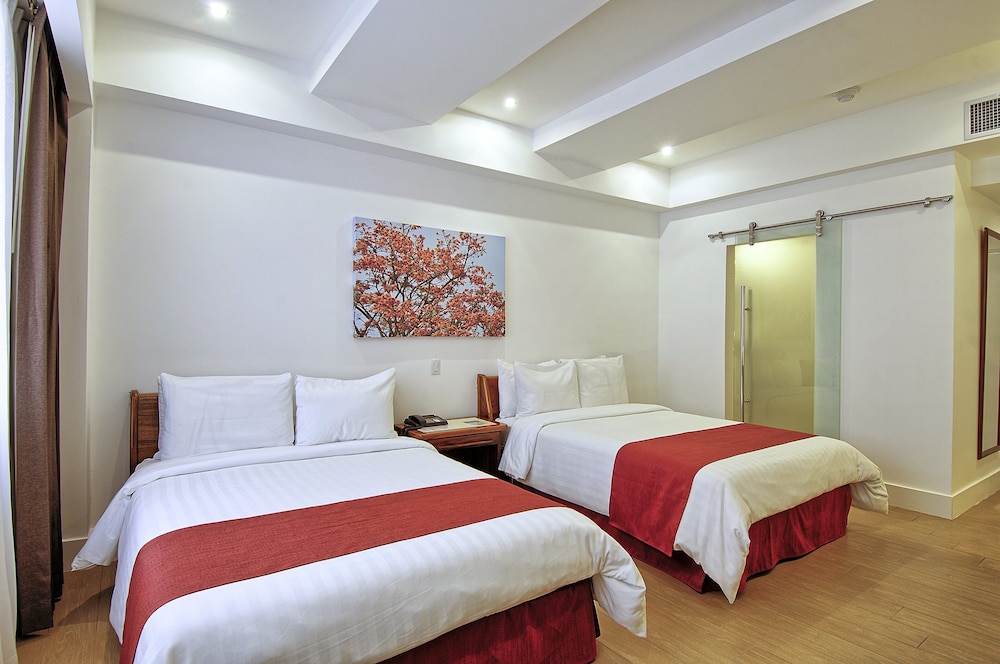 Plus, Superior, Queen Bed، Balmoral Hotel 3/5