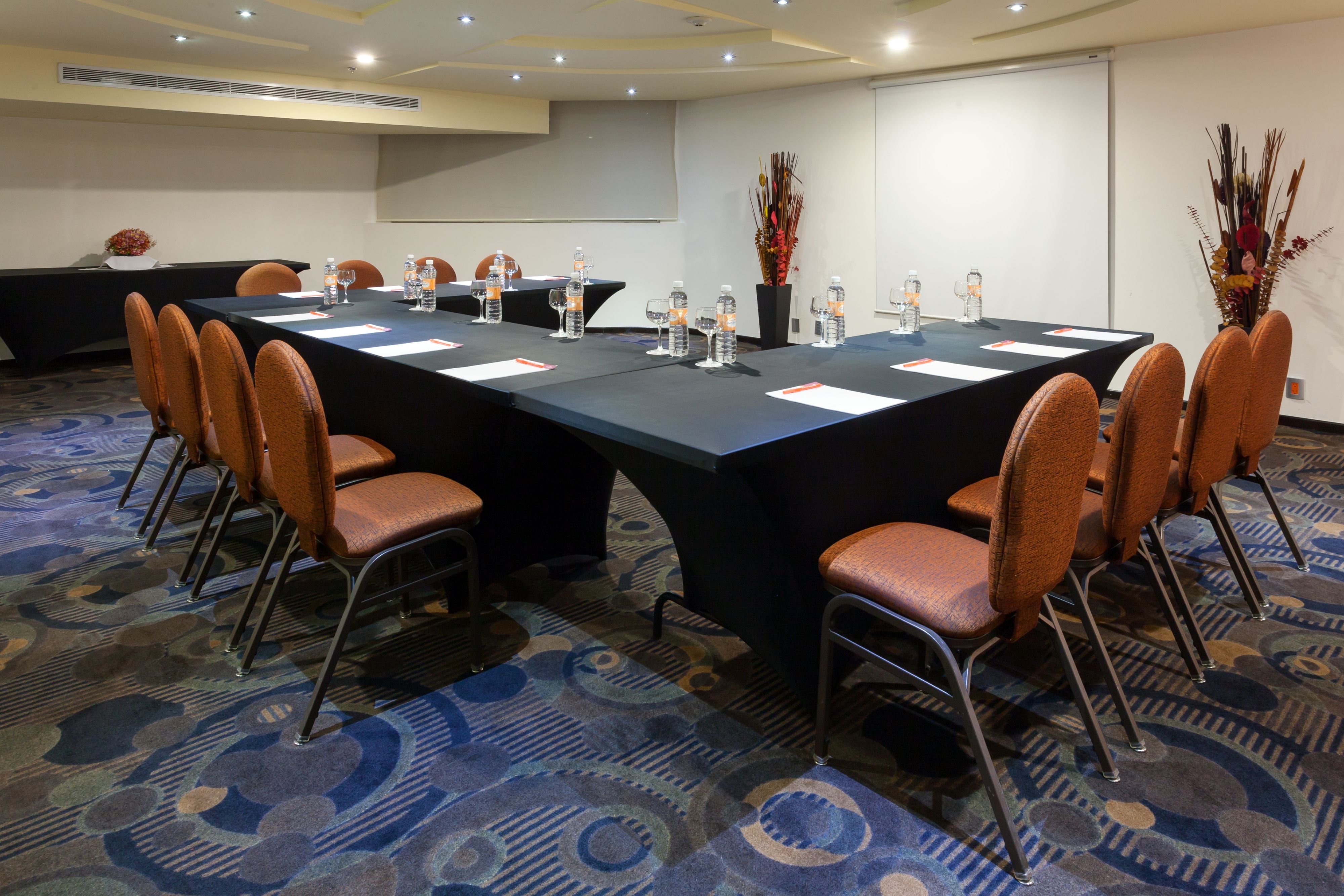Crowne Plaza Toluca-Lancaster 69/78