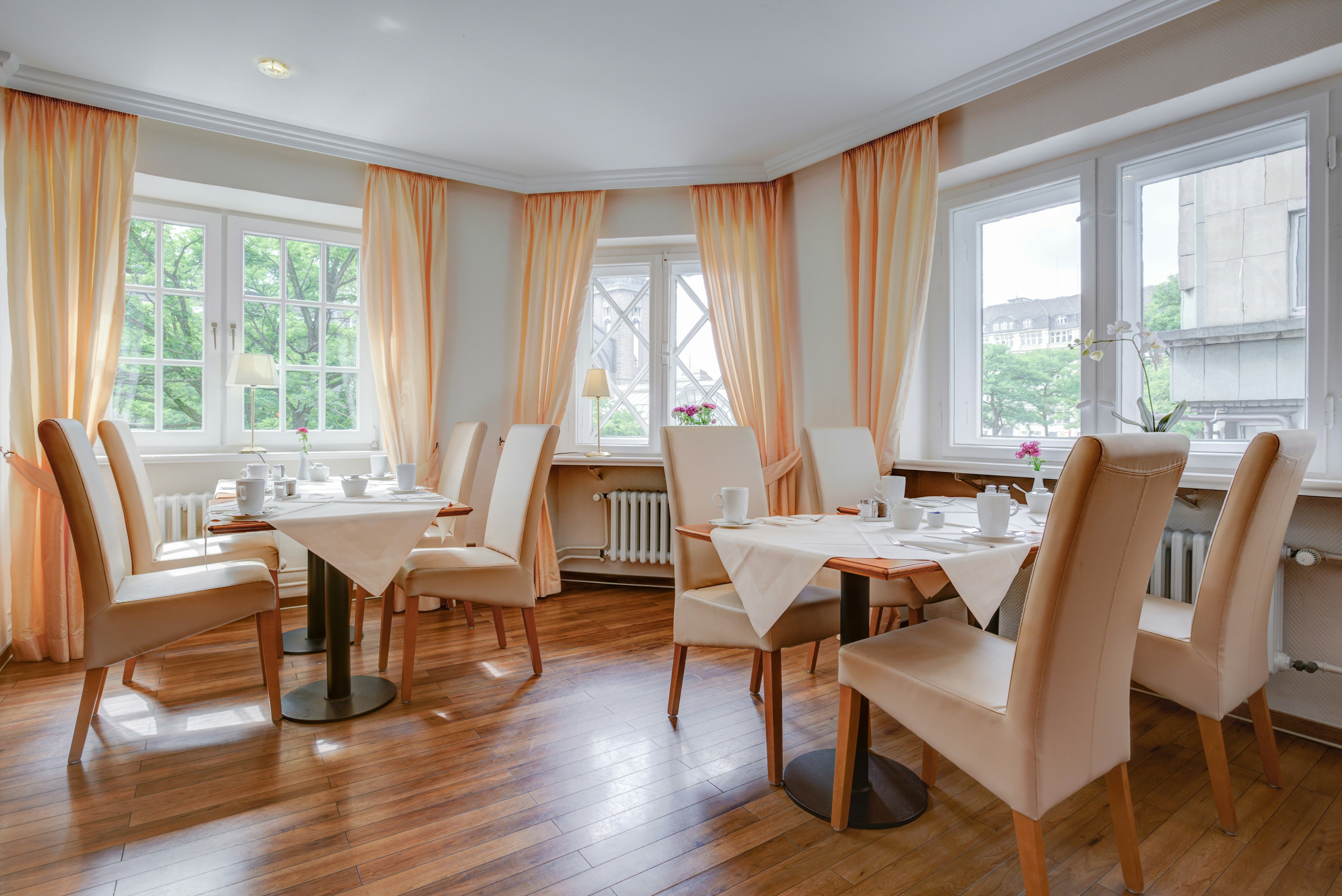 Hotel Furst Bismarck 37/43