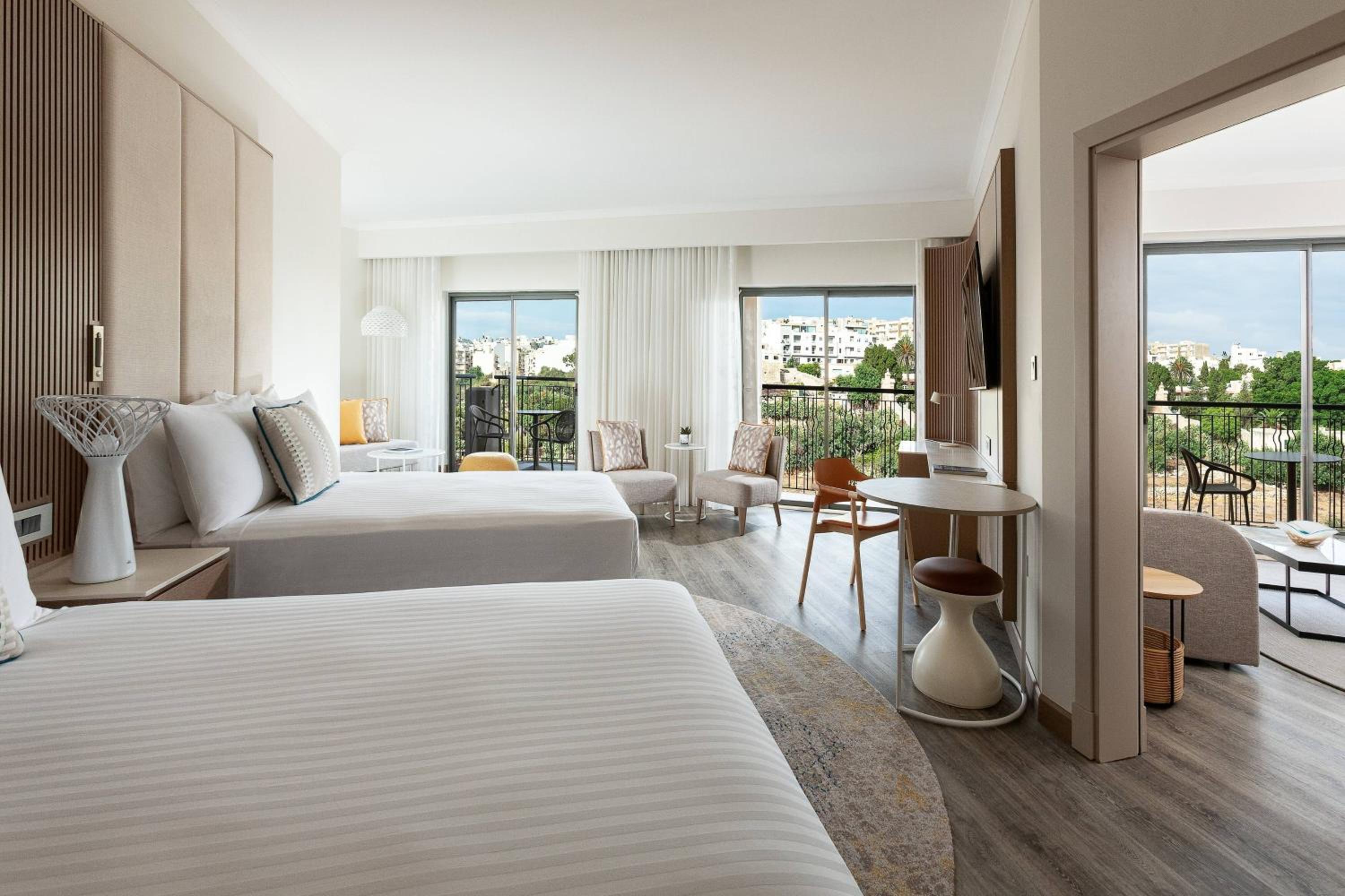 Executive, Suite, Club Lounge Access