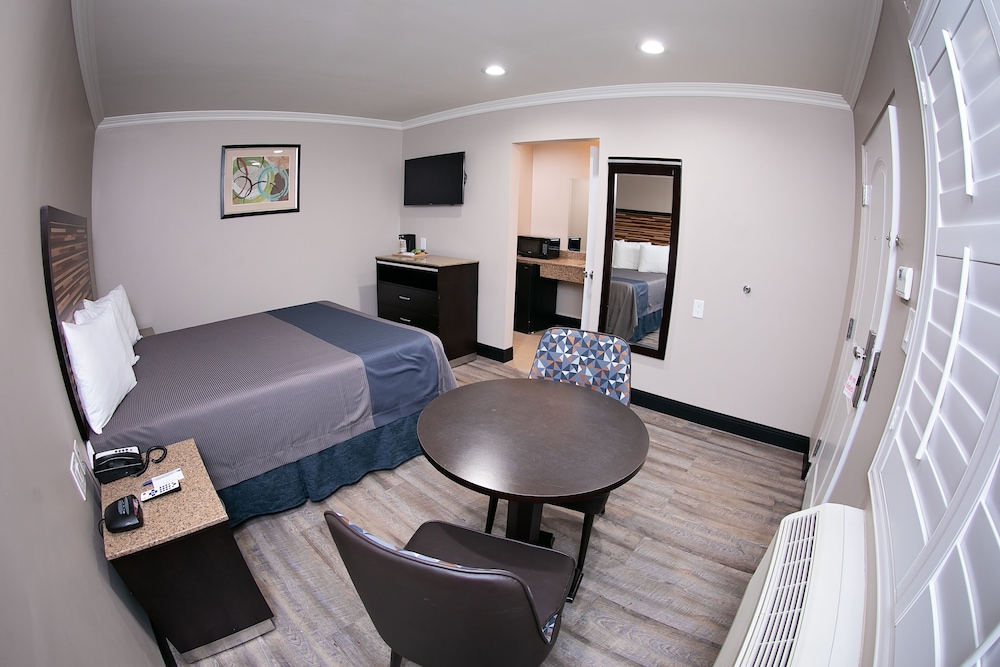 Diamond Bell Inn And Suites 41/54