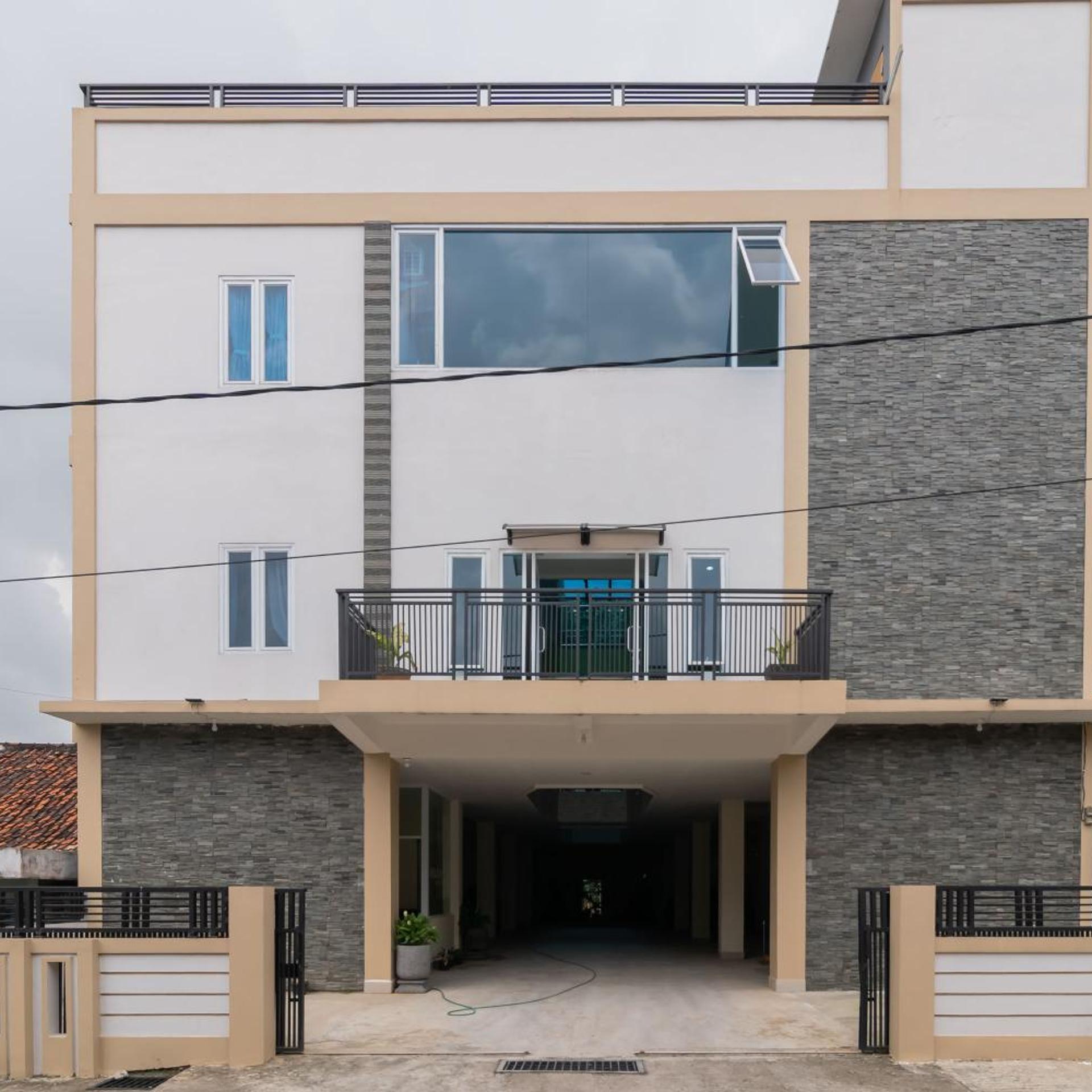 Urbanview Hotel Ephe Palembang by RedDoorz 2/30