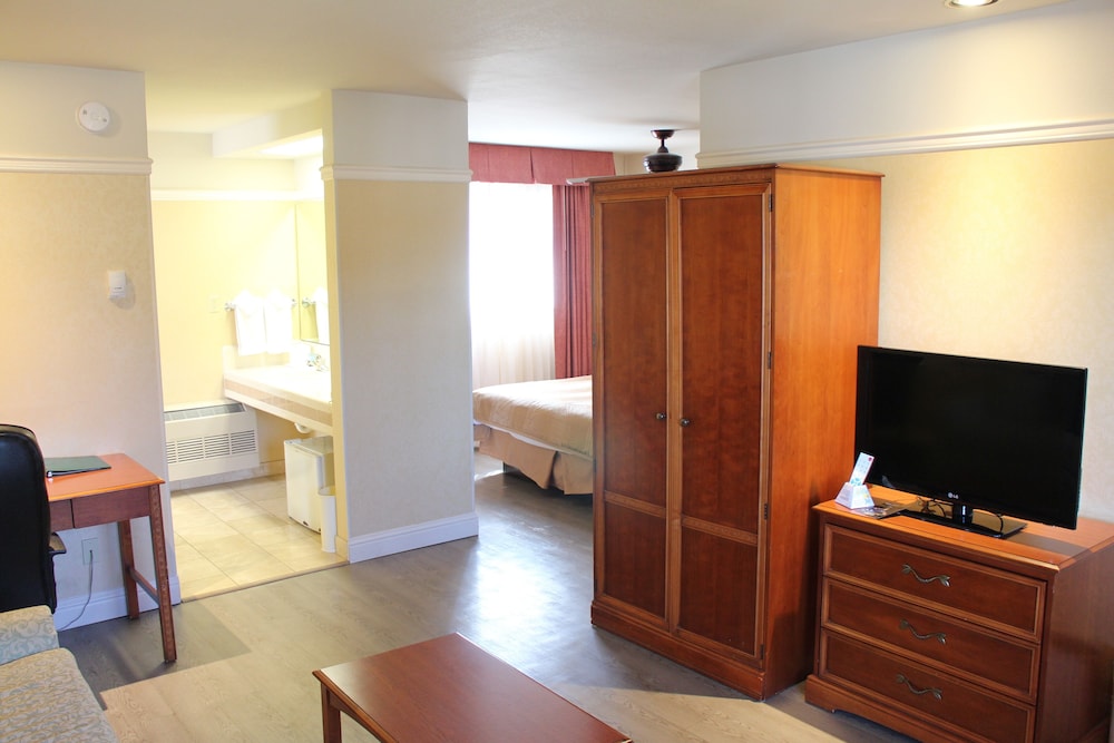 Laurel Inn & Conference Center 41/62