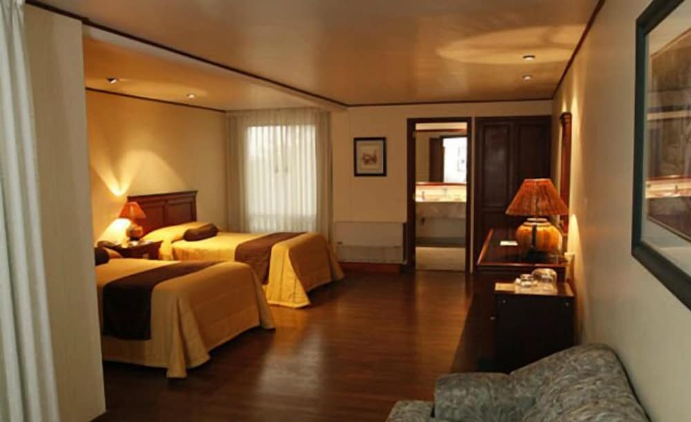 Suites Colibrí 7/23