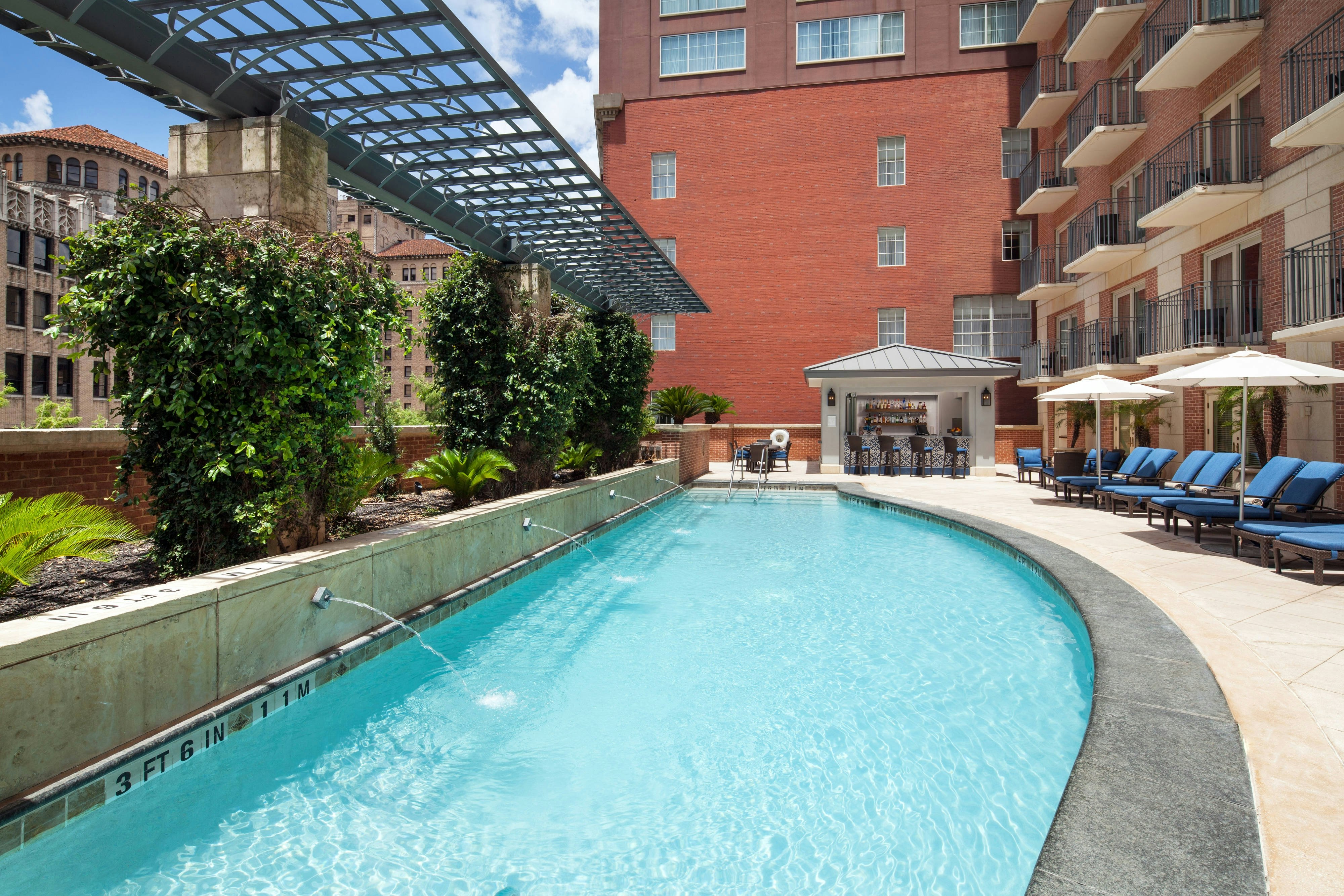 Westin Riverwalk Hotel 65/67
