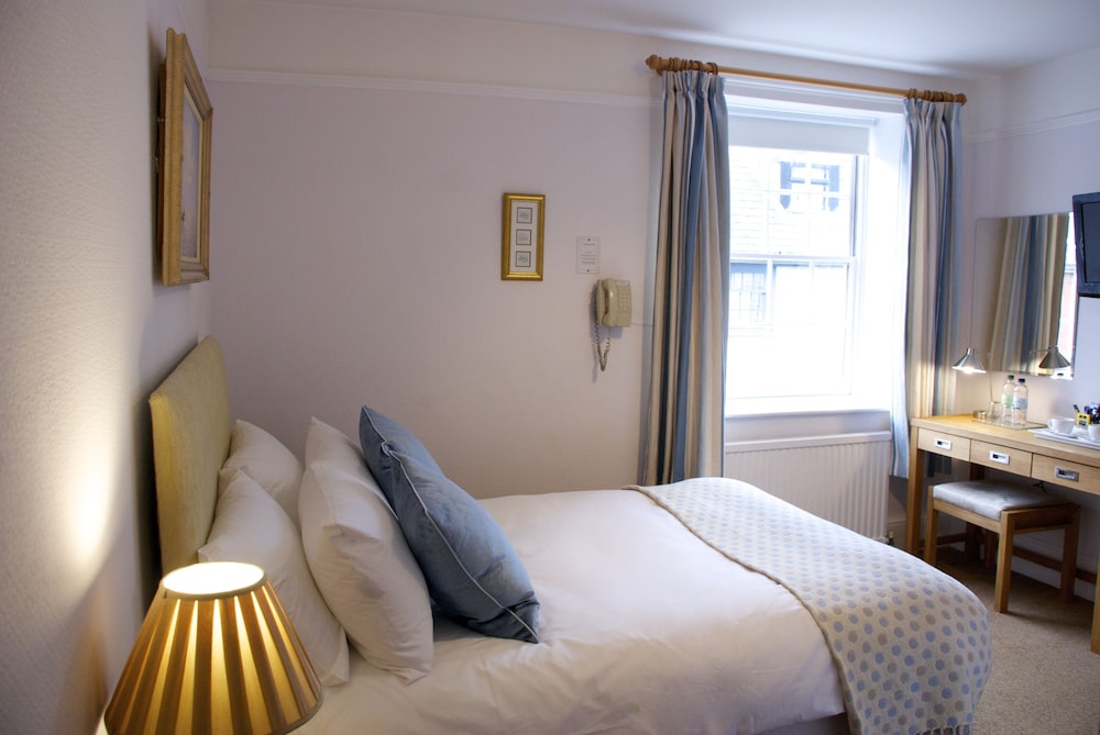 Chantry Hotel 10/40