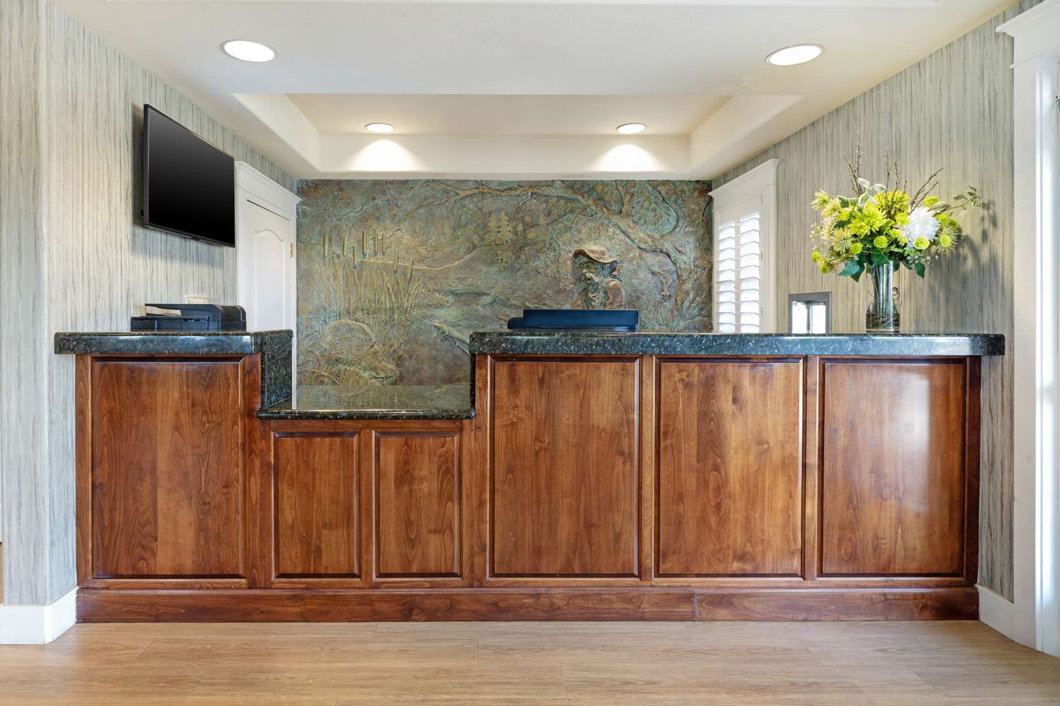 Lobby at Best Western Cedar Inn & Suites, ANGELS CAMP - CA