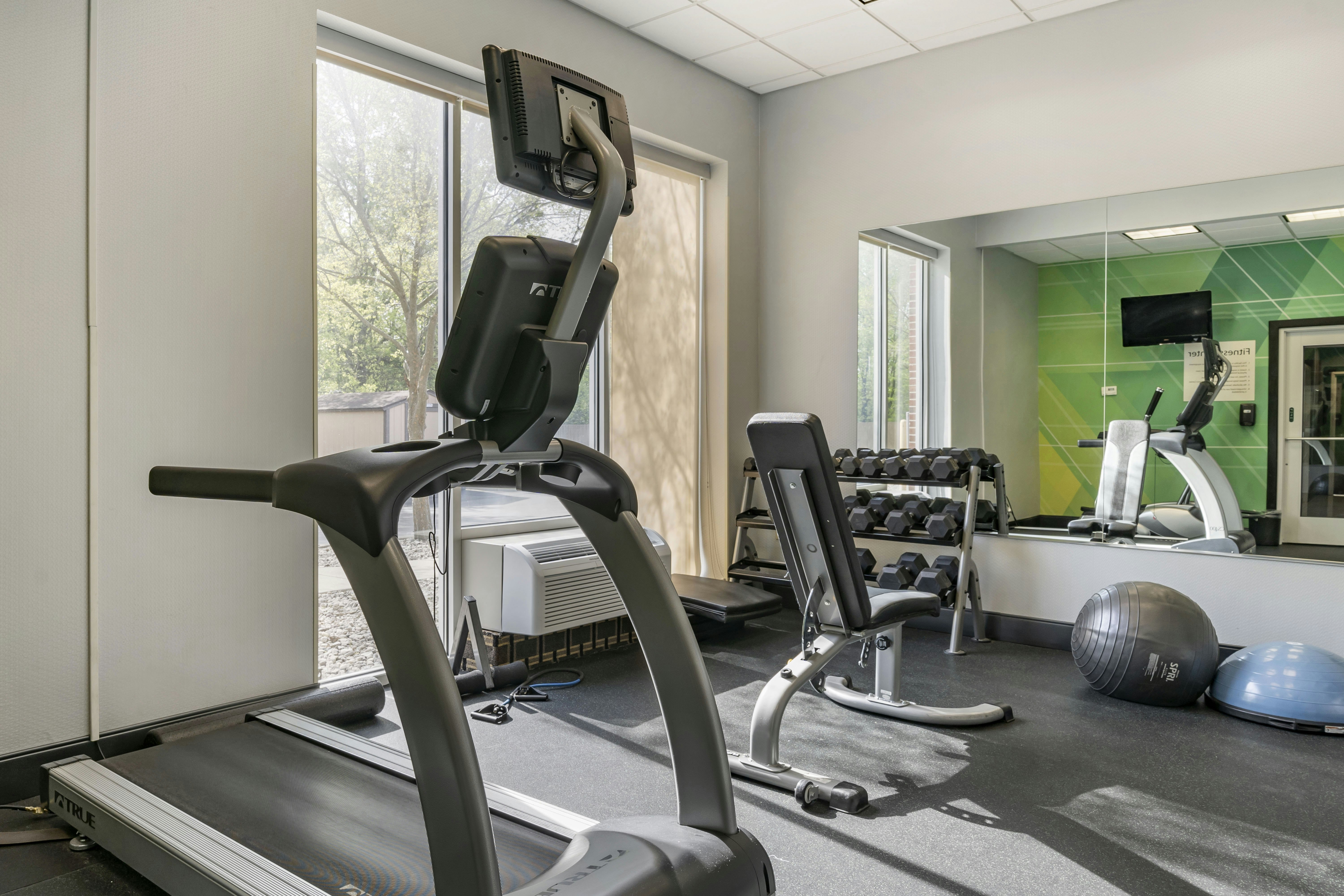 Holiday Inn Louisville Airport South 32/62