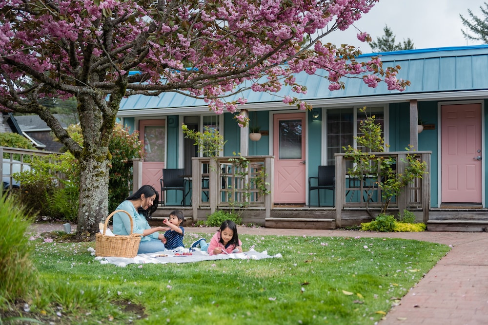Inn at Haystack Rock 67/71