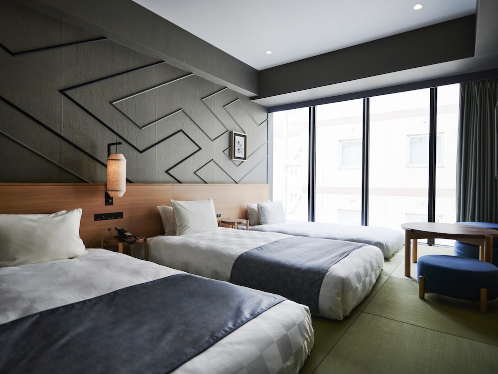 Japanese, Moderate, Twin Beds, Sofa