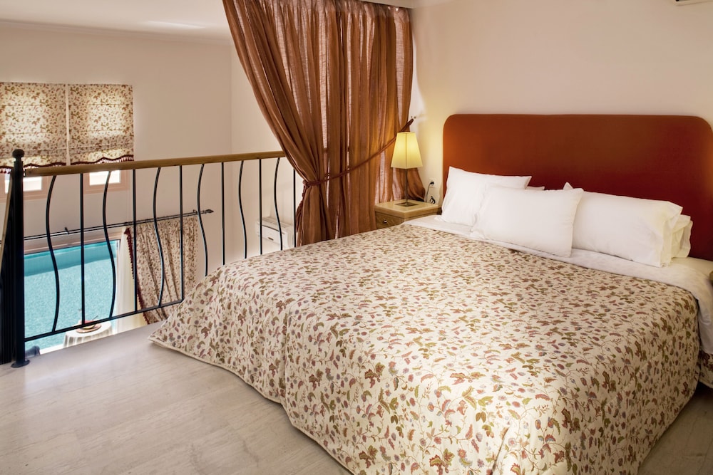 Duplex, Superior, Double and Twin Beds, Shared Pool