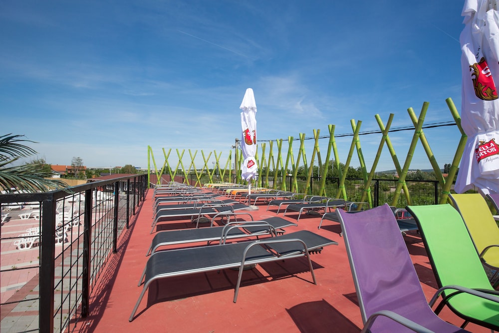 Flamingo Resort 40/43