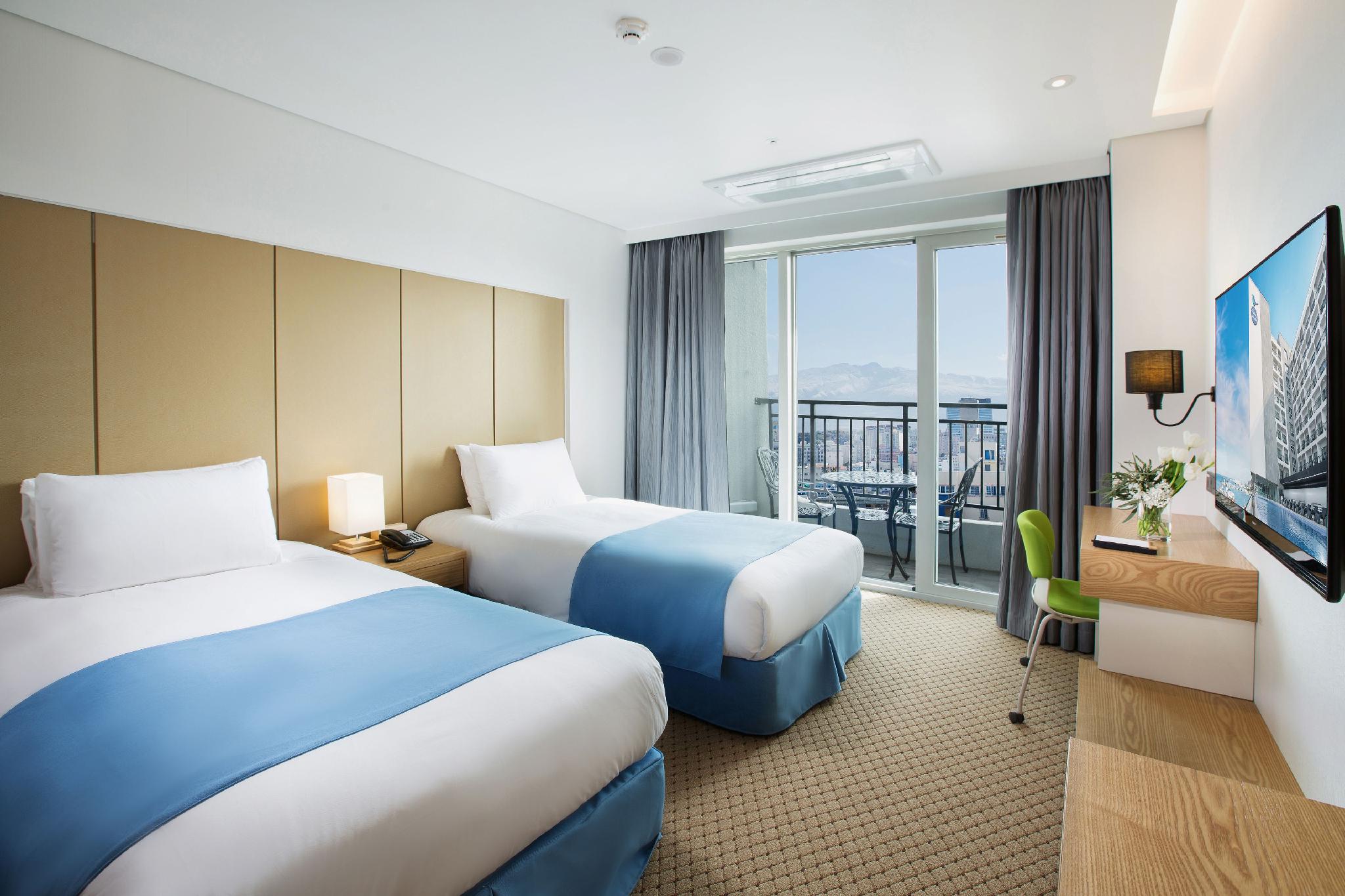DELUXE, TWIN BEDS
