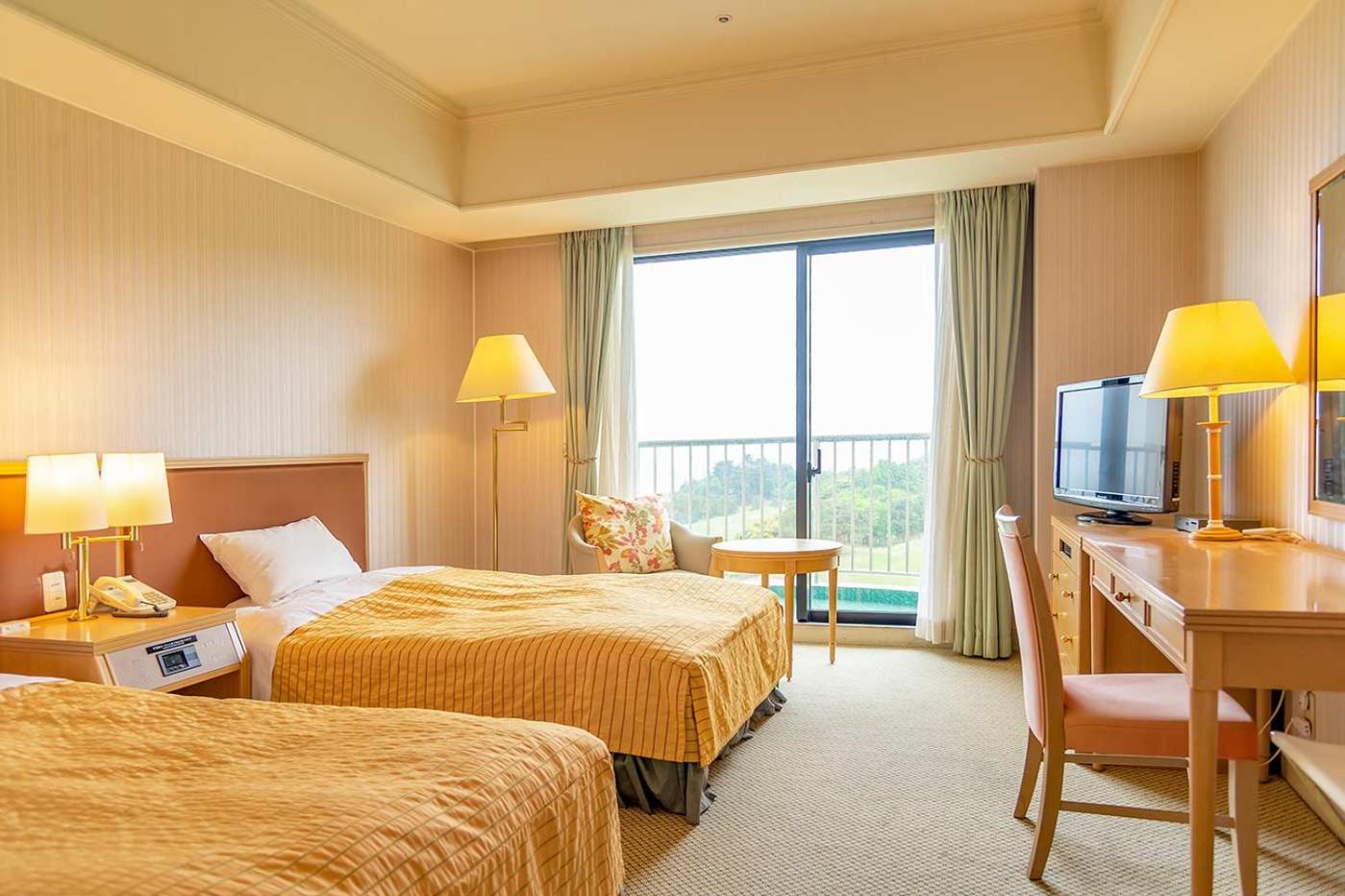 Compact, Twin Beds, Sea View