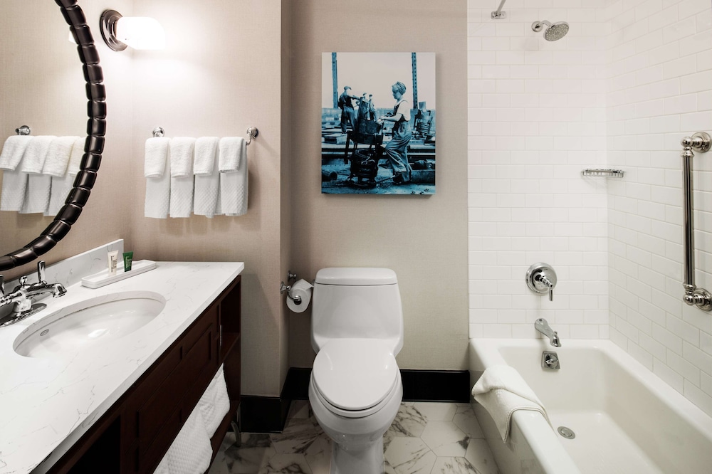 Hilton Brooklyn New York 17/66