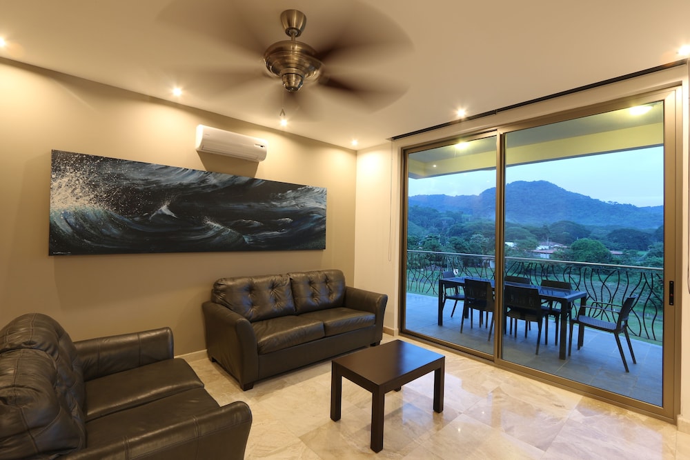 Sky Penthouses At Oceano 32/50