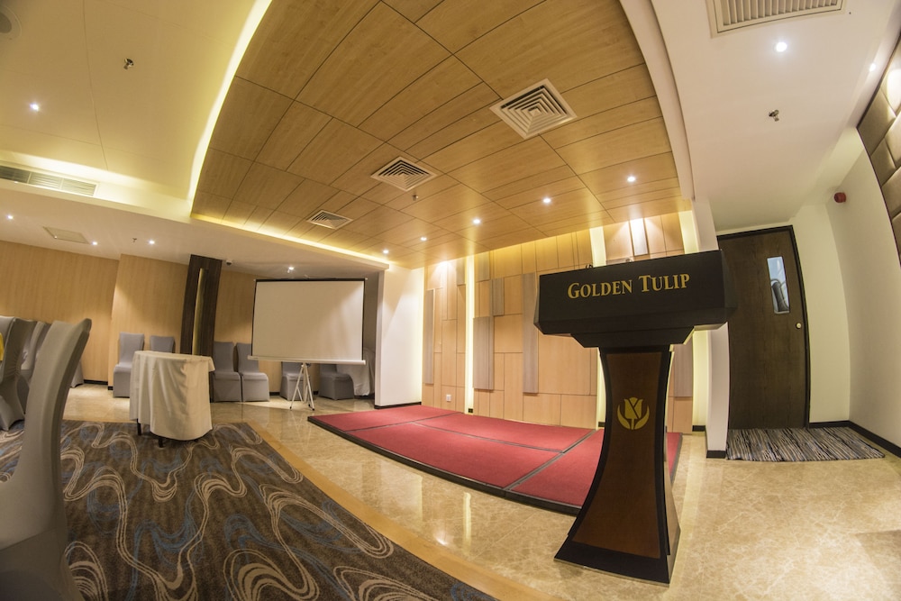 Golden Tulip the Grandmark Dhaka 8/60