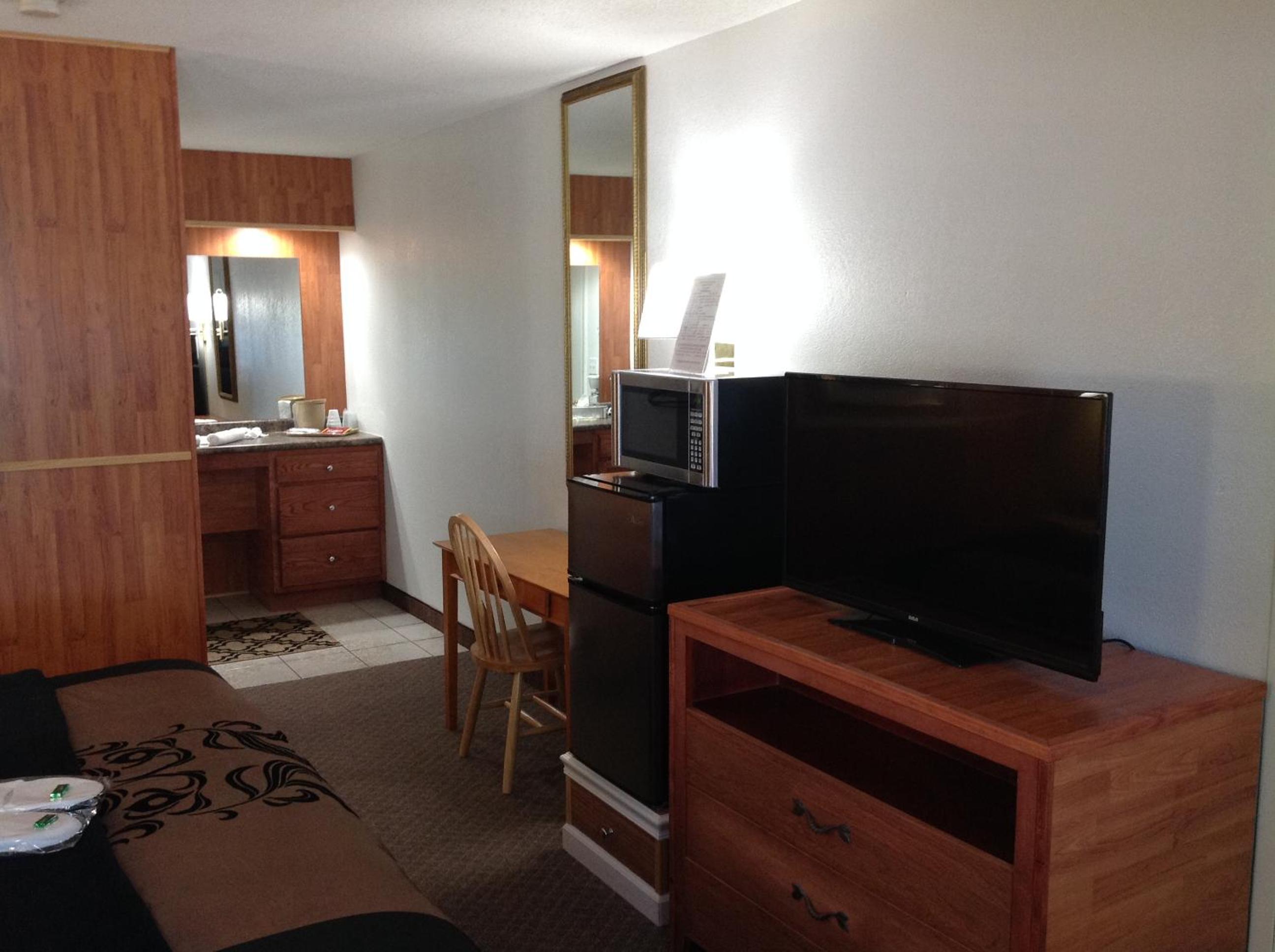Hallmarc Inn & Suites of West Memphis 32/55