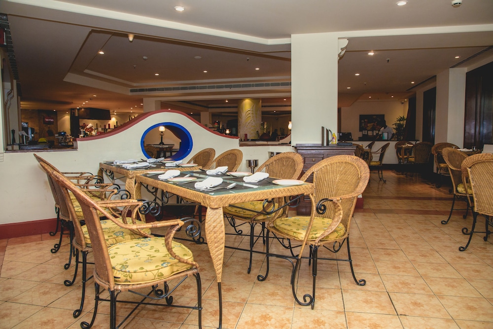 The Lalit Golf And Spa Resort Goa 35/50