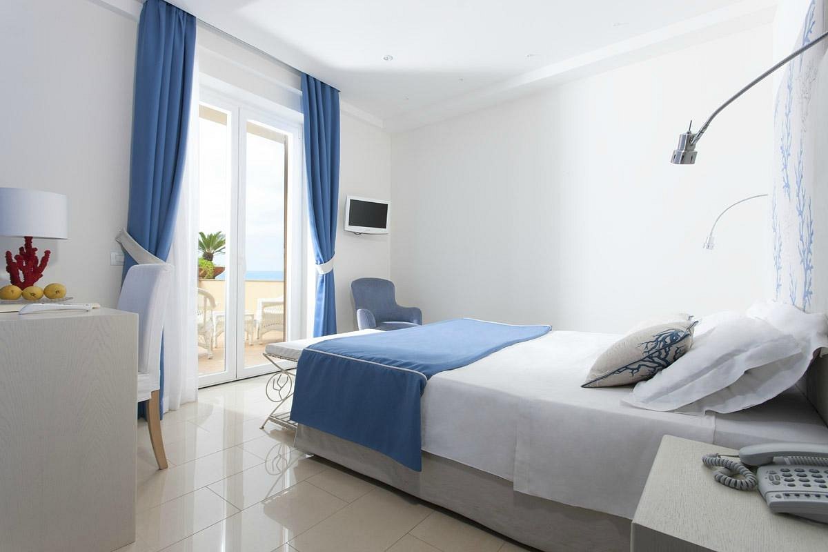 Executive, Sea Front, Terrace