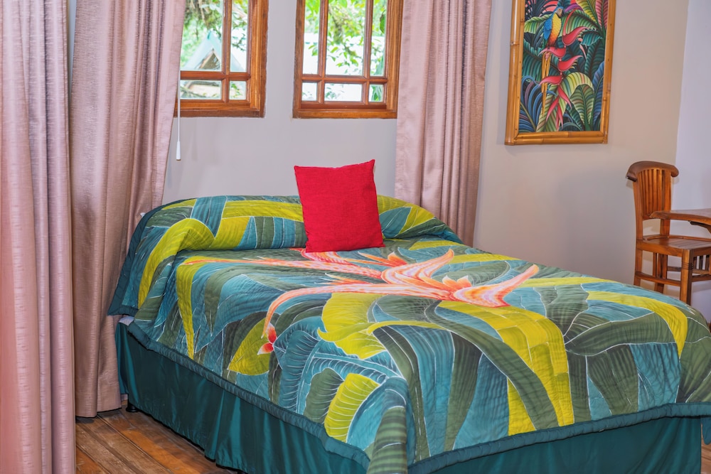 Upper, Deluxe, Suite, King Bed