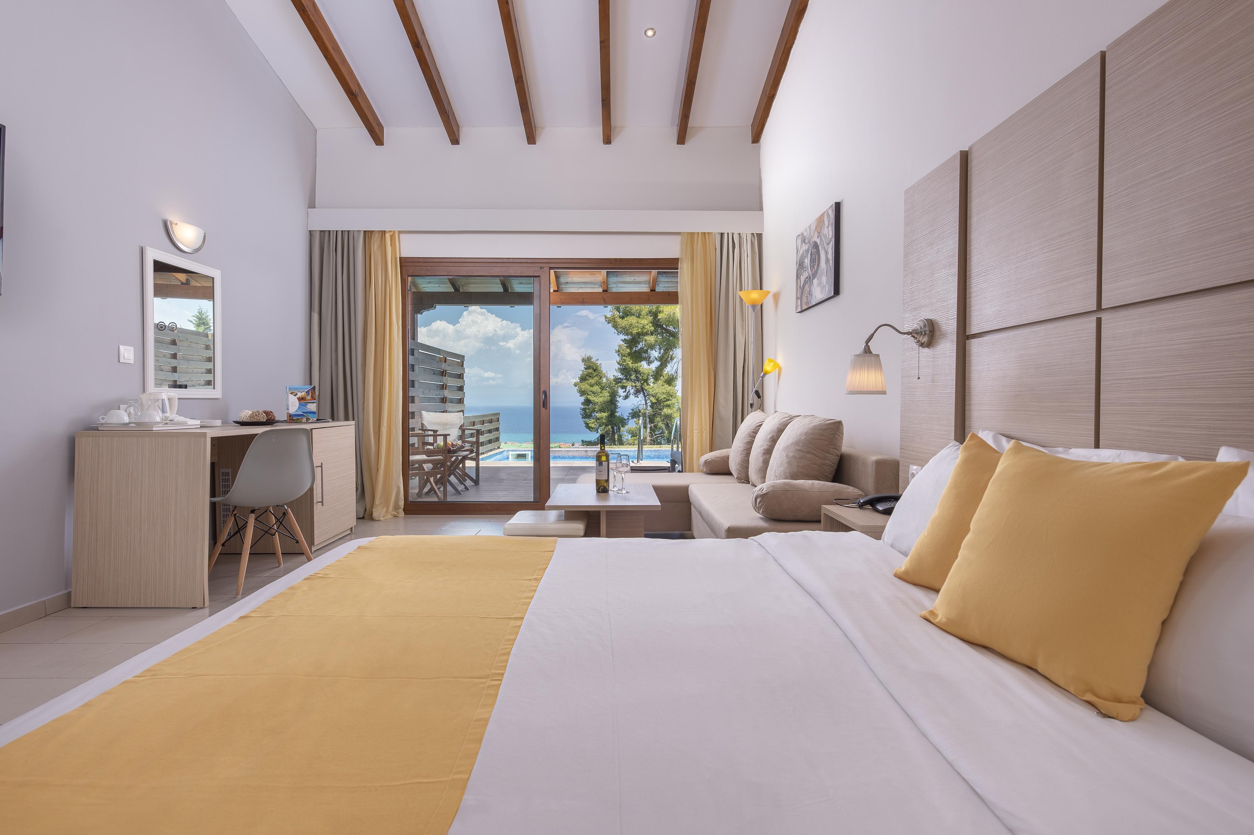 Junior Suite, Side Sea View, Private Pool