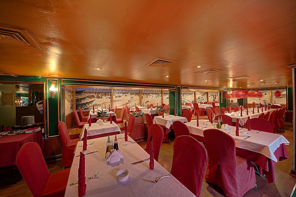 restaurant cafeteria